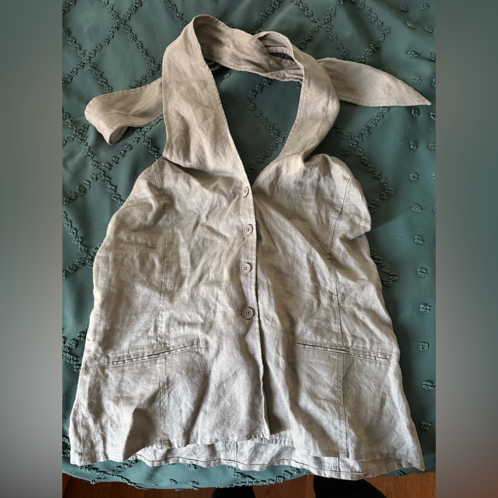 Zara Gray Sleeveless Button-Up Top